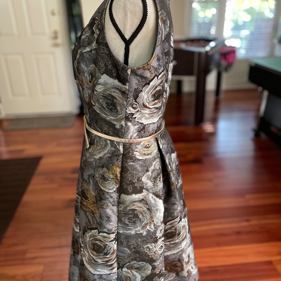 NWT SLNY New York Sliver Metallic Floral Box Pleated Midi Dress Size 10 - Picture 5 of 12